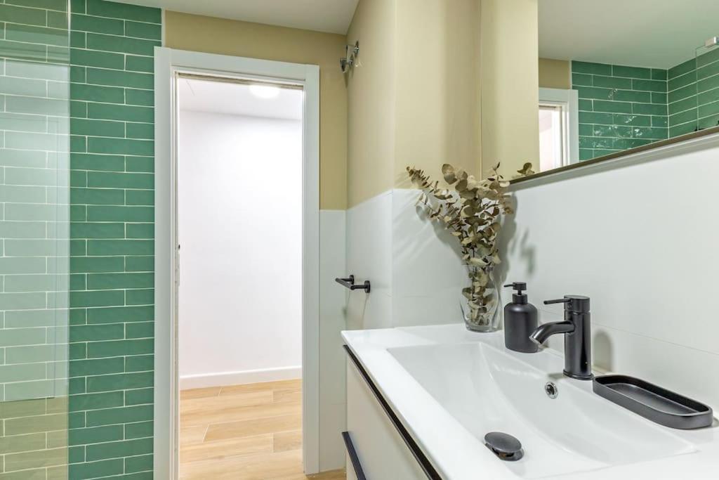 New Suite Reformada Con Excelente Ubicacion Sevilla Bagian luar foto