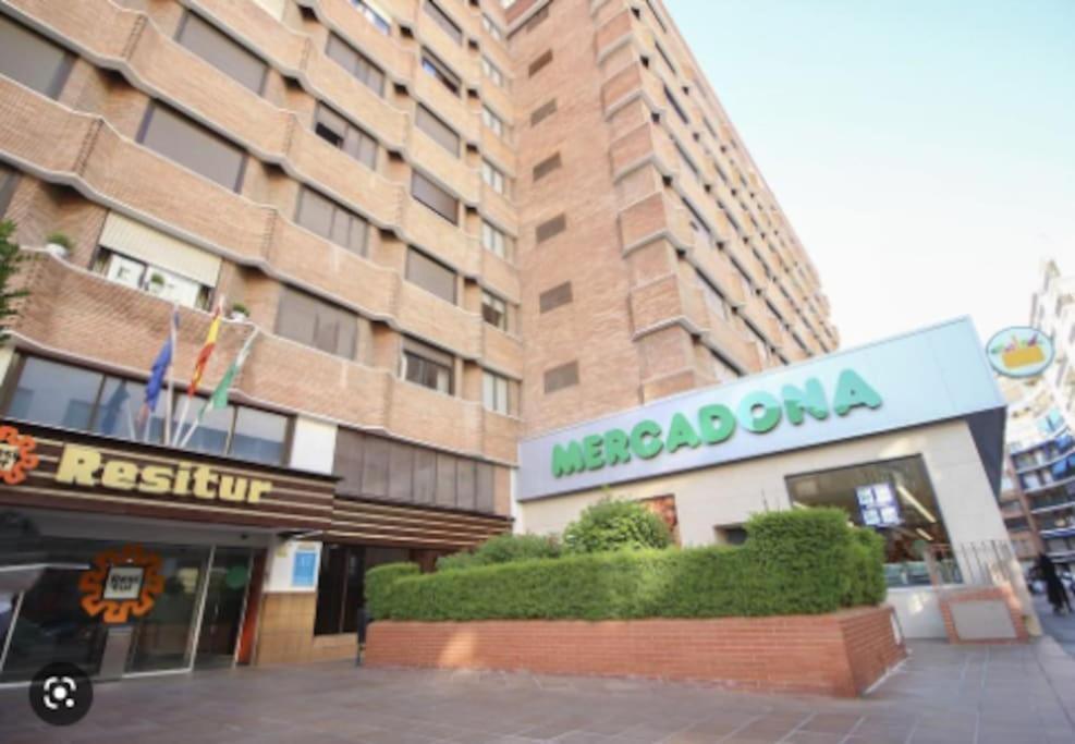New Suite Reformada Con Excelente Ubicacion Sevilla Bagian luar foto