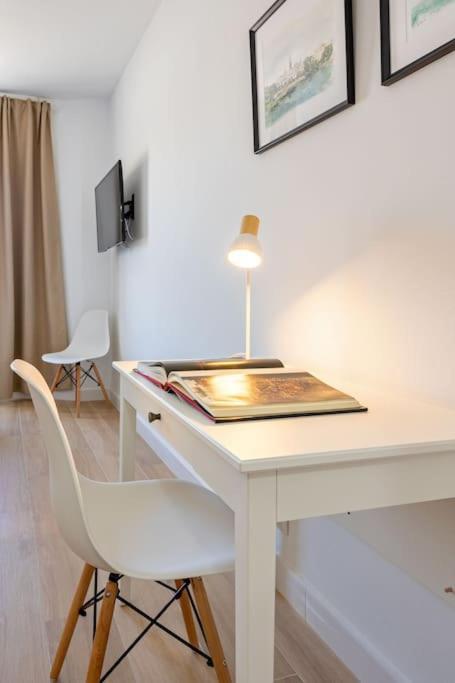 New Suite Reformada Con Excelente Ubicacion Sevilla Bagian luar foto