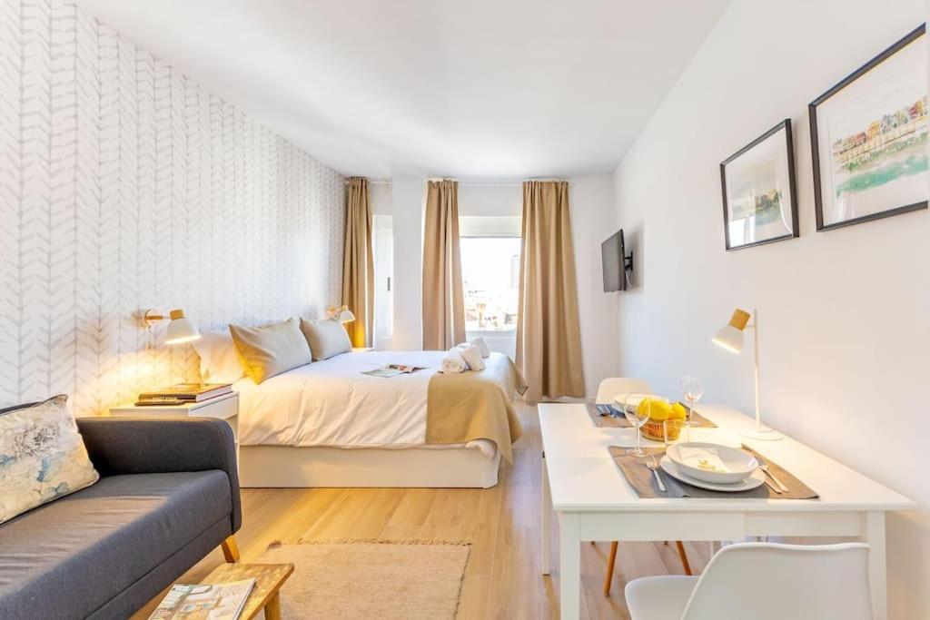 New Suite Reformada Con Excelente Ubicacion Sevilla Bagian luar foto