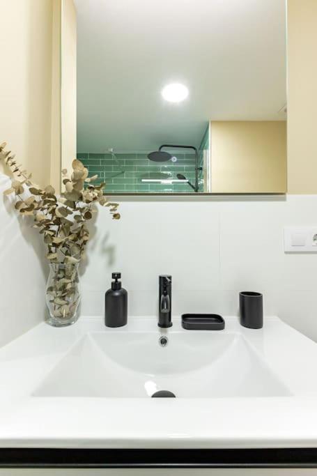 New Suite Reformada Con Excelente Ubicacion Sevilla Bagian luar foto